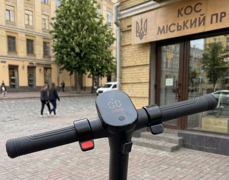 Электросамокат Детский 2026 GIANT Kids ES3 Max + Bluetooth колонка (музыка) Черный G-KES2B фото